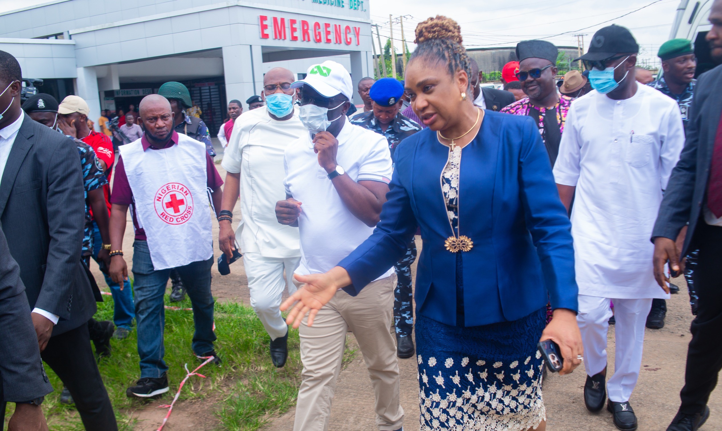 Gov. Okpebholo Visits Fuel Tanker Explosion Victims at UBTH